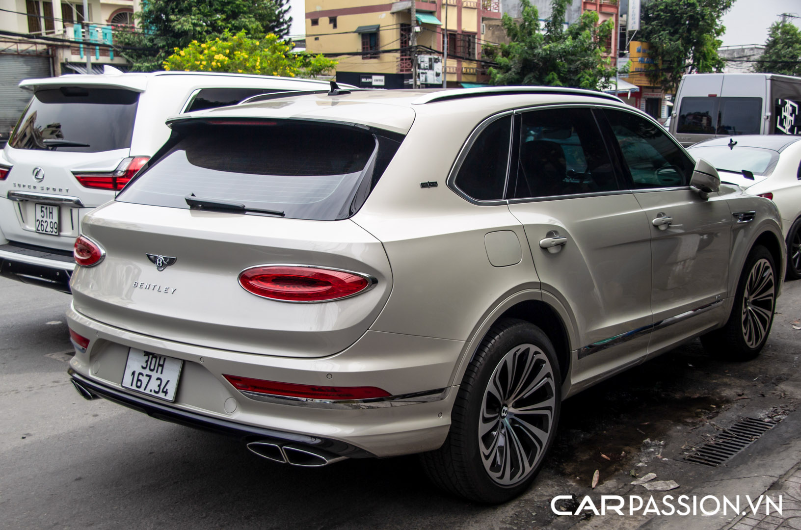 CP-Dàn xe tham gia lễ đính hôn10.jpg