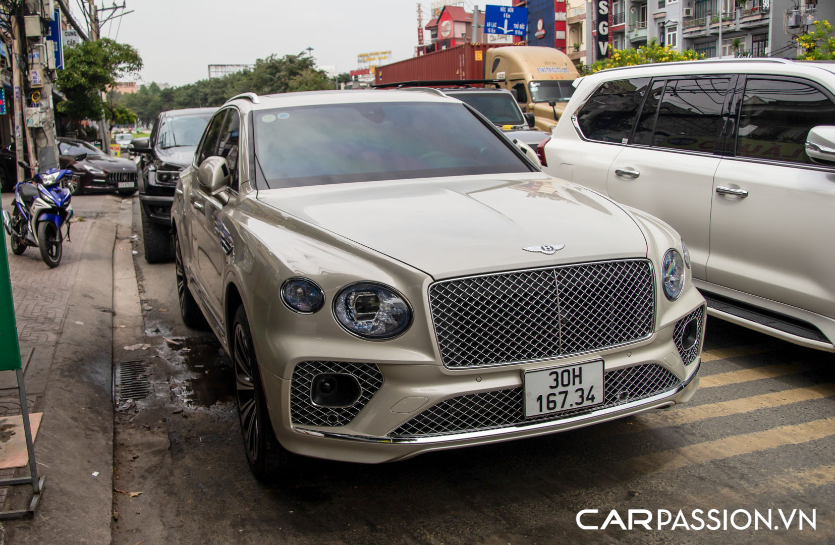 CP-Dàn xe tham gia lễ đính hôn11.jpg