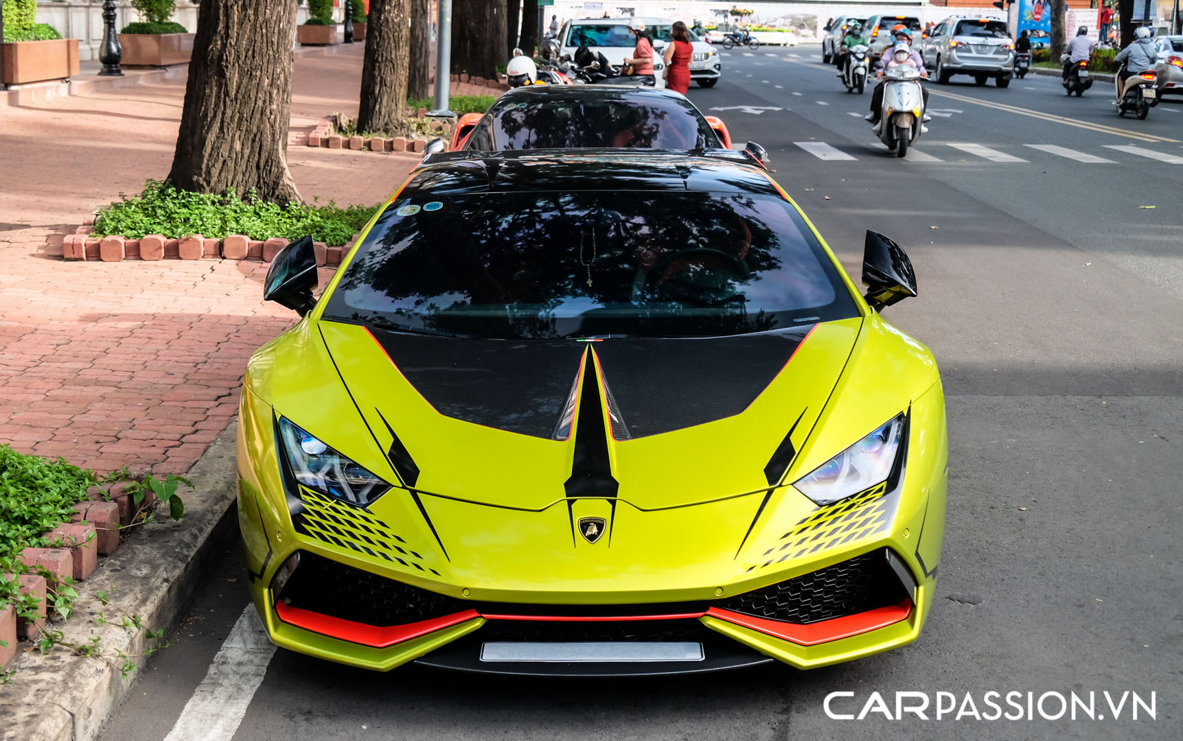 CP-Đoàn Di Băng độ Lamborghini Huracan3.jpg