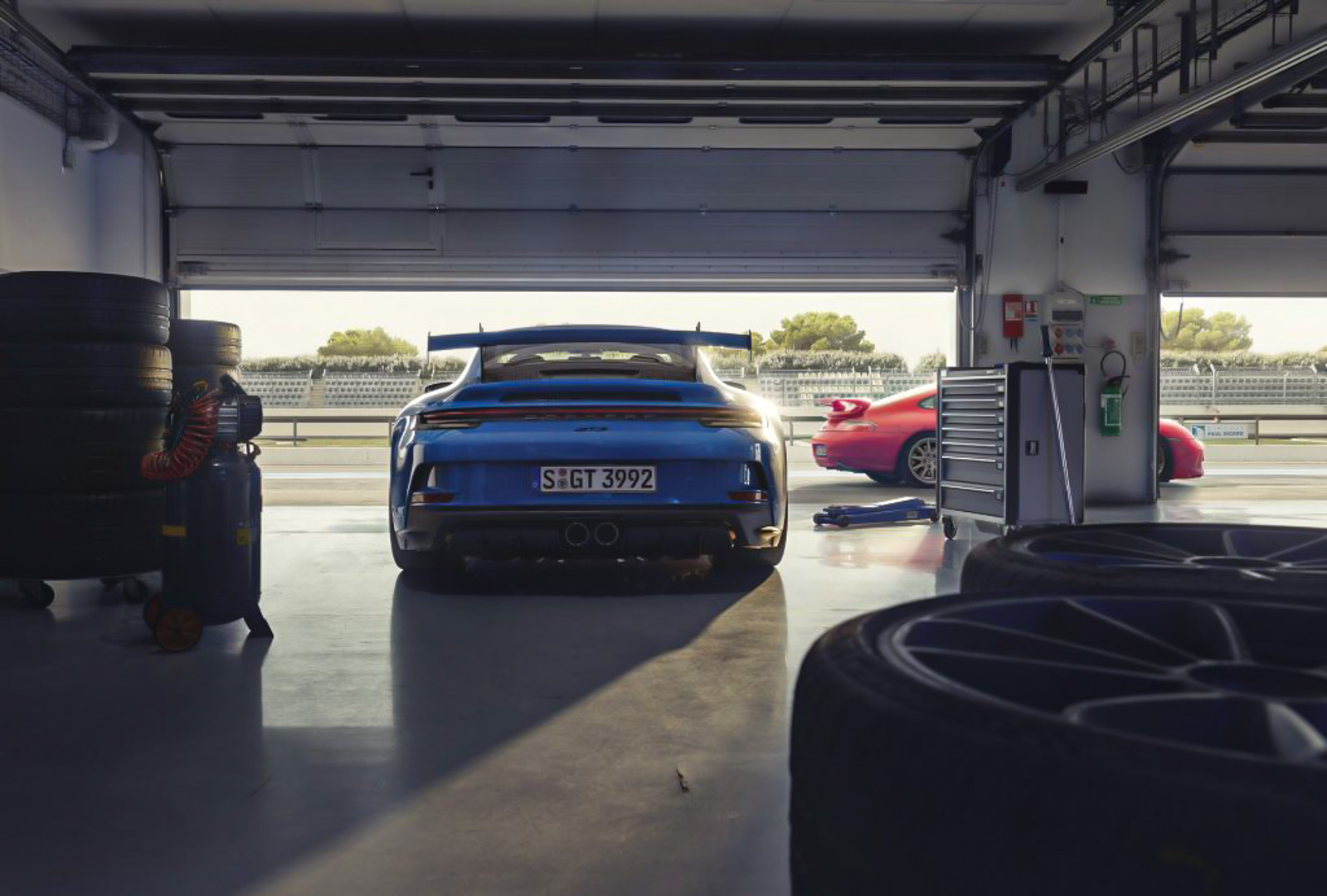 CP-Doanh nhân Nguyễn Quốc Cường tậu Porsche 911 GT3 mới1.jpg