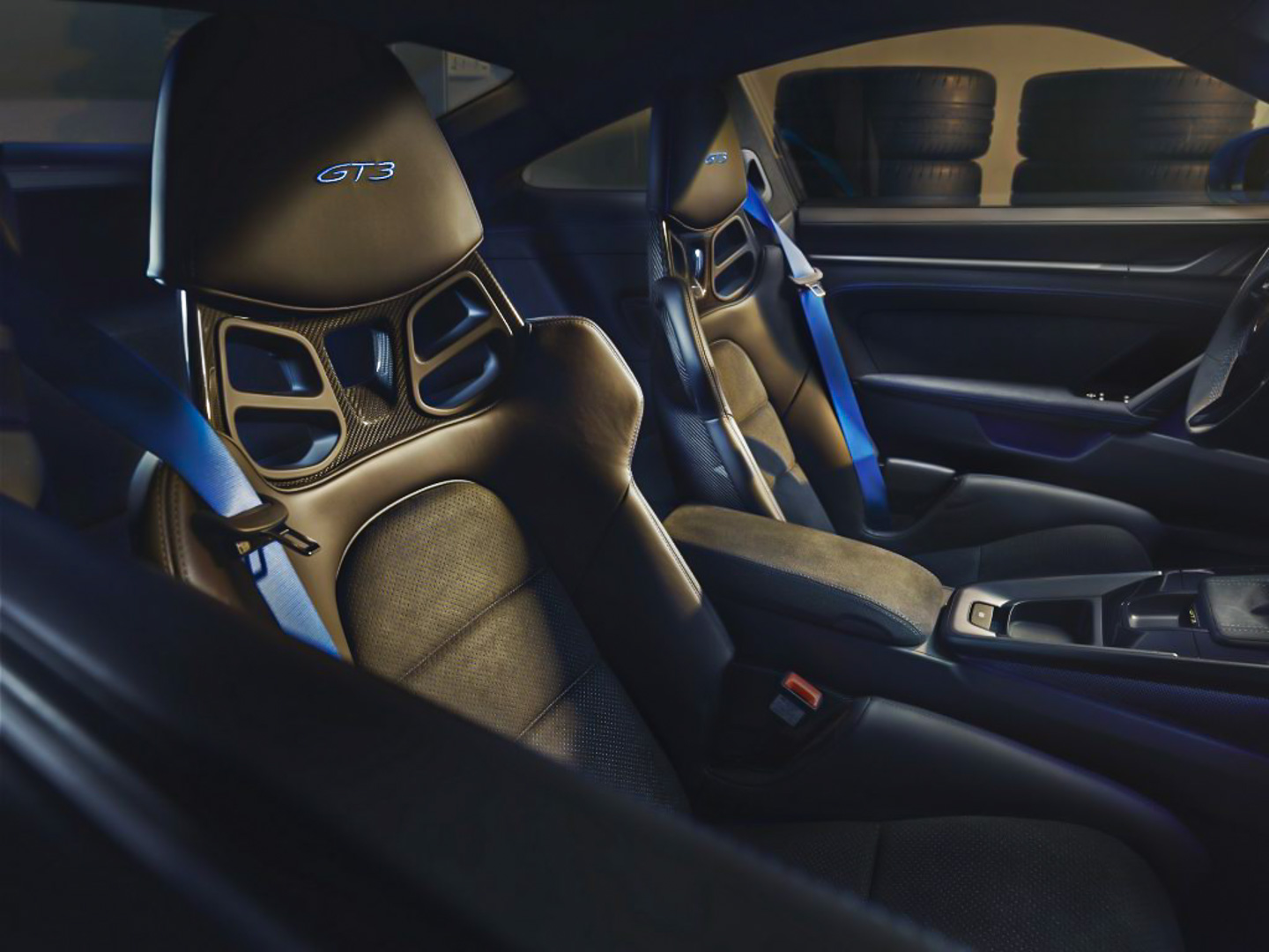 CP-Doanh nhân Nguyễn Quốc Cường tậu Porsche 911 GT3 mới2.jpg