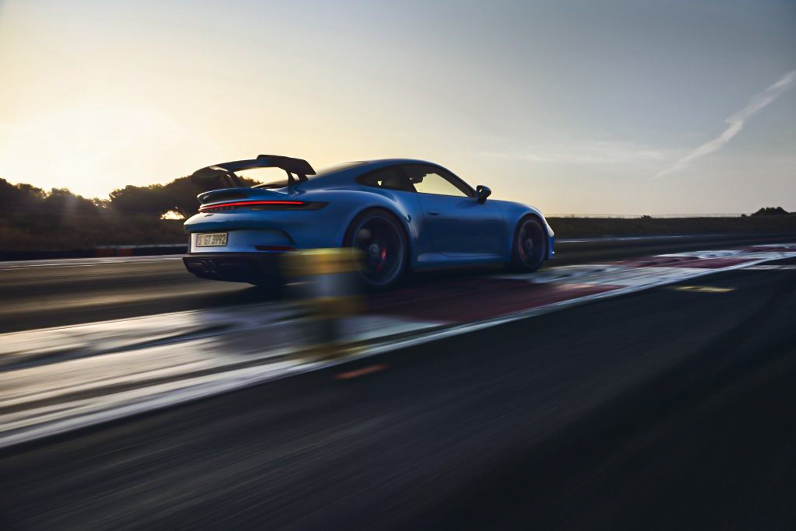 CP-Doanh nhân Nguyễn Quốc Cường tậu Porsche 911 GT3 mới4.jpg