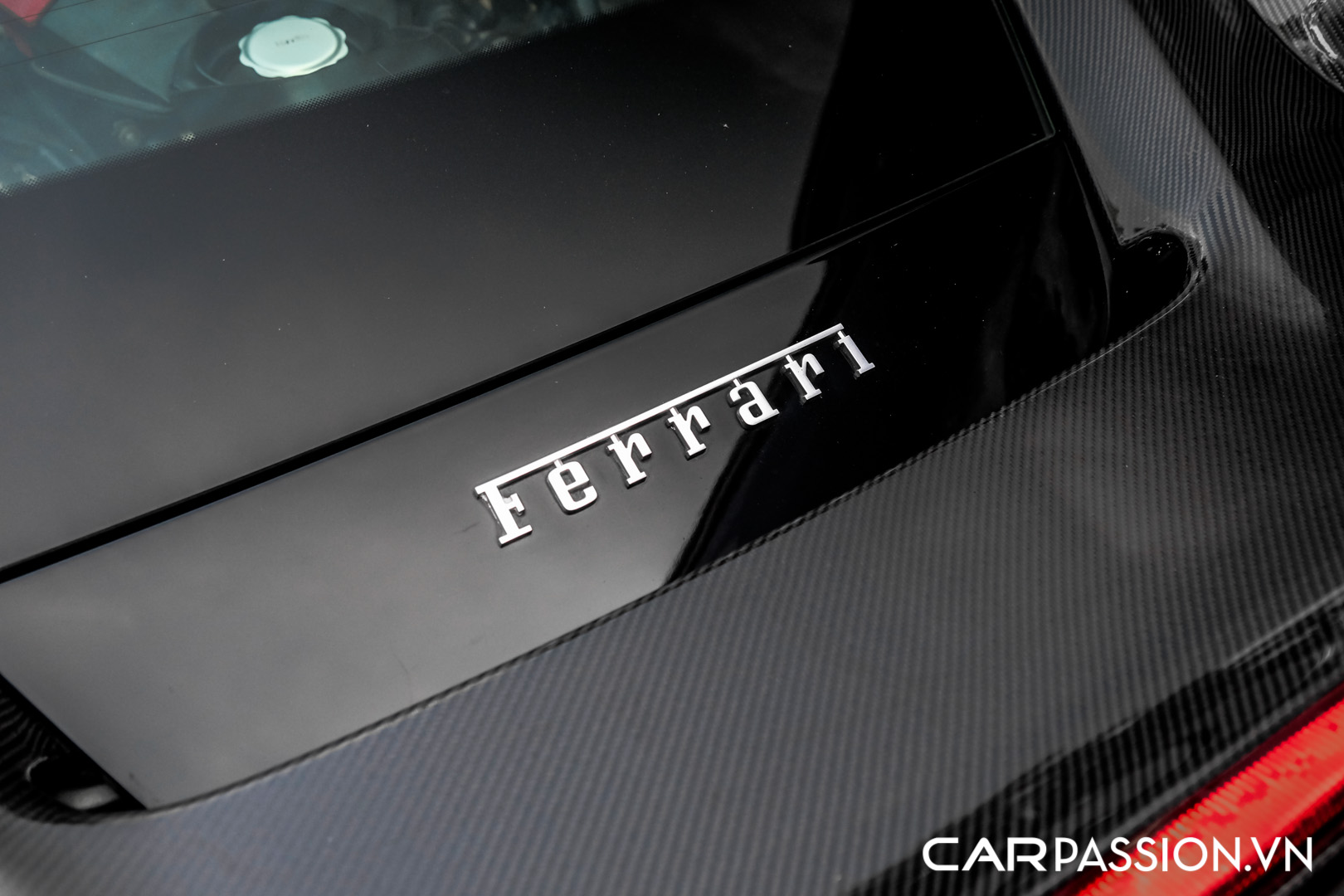 CP-Doanh nhân SG chi gần 2 tỷ độ Ferrari 488 GTB (43).jpg