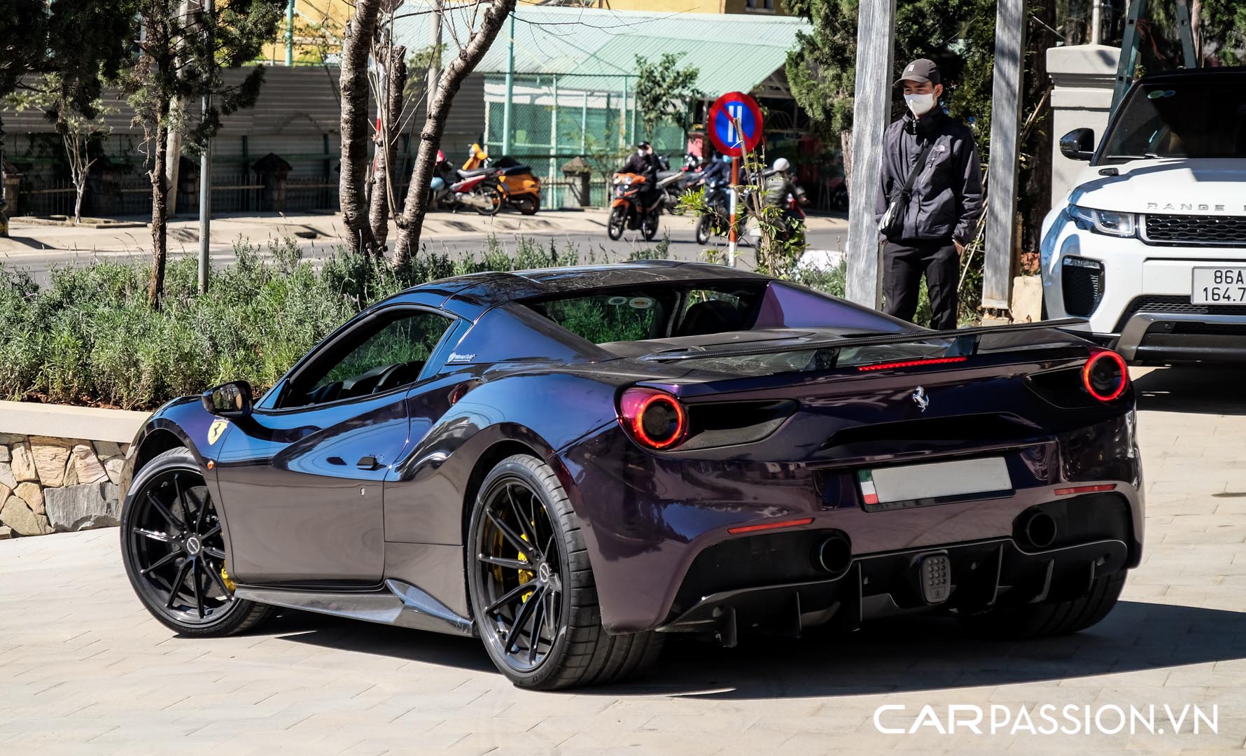 CP-Ferrari 488 Spider độ độc (37).jpg