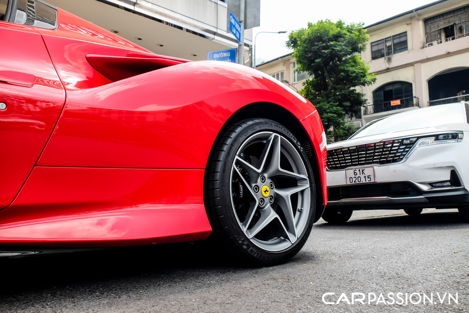 CP-Ferrari F8 Spider Rosso Corsa (23).jpg