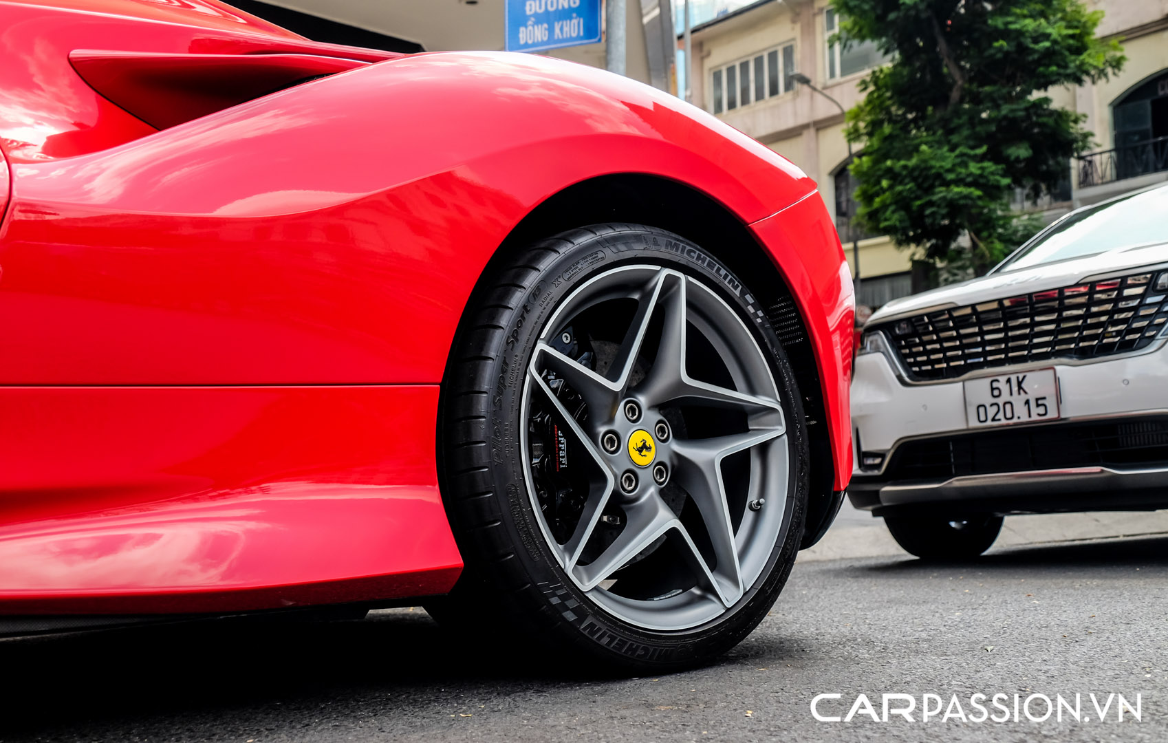 CP-Ferrari F8 Spider Rosso Corsa (25).jpg