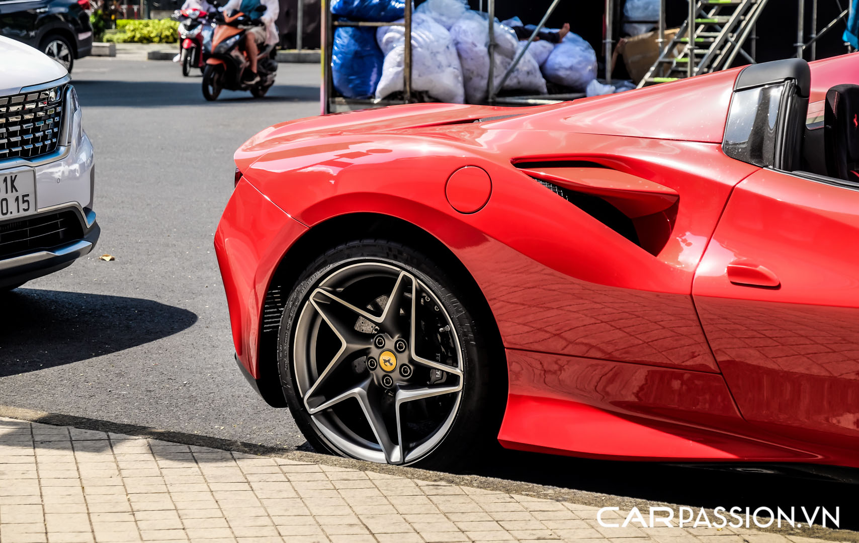 CP-Ferrari F8 Spider Rosso Corsa (44).jpg