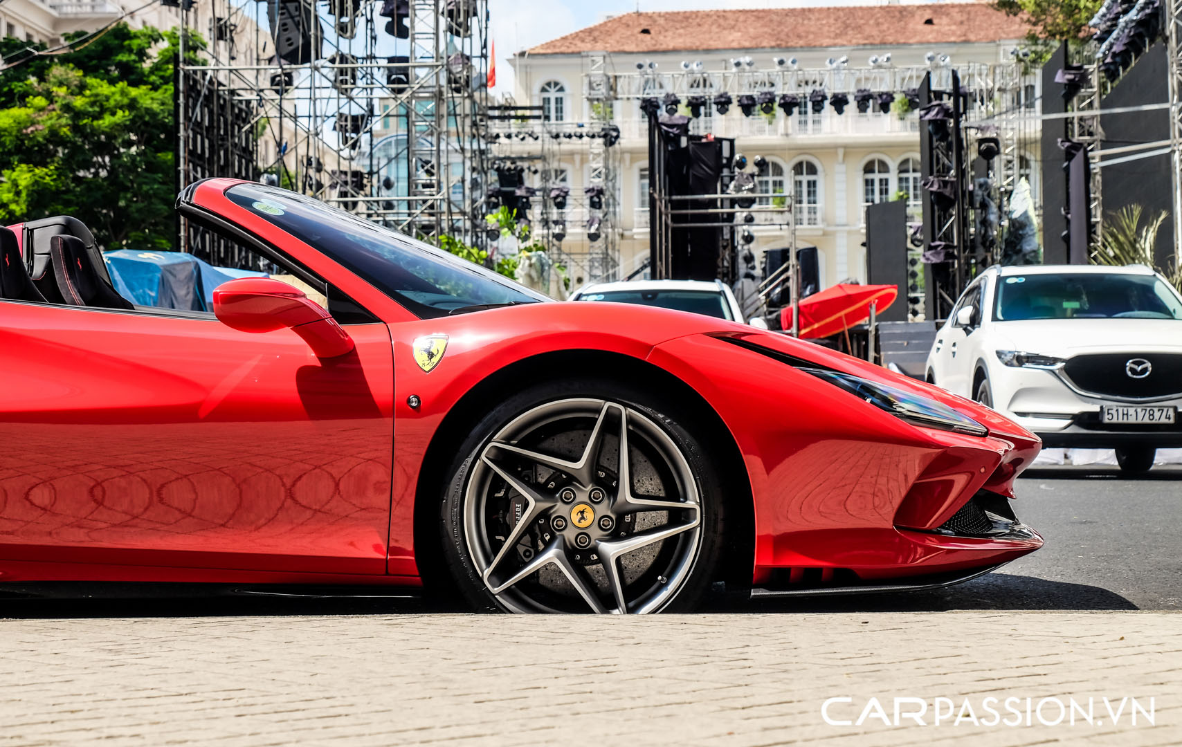 CP-Ferrari F8 Spider Rosso Corsa (45).jpg