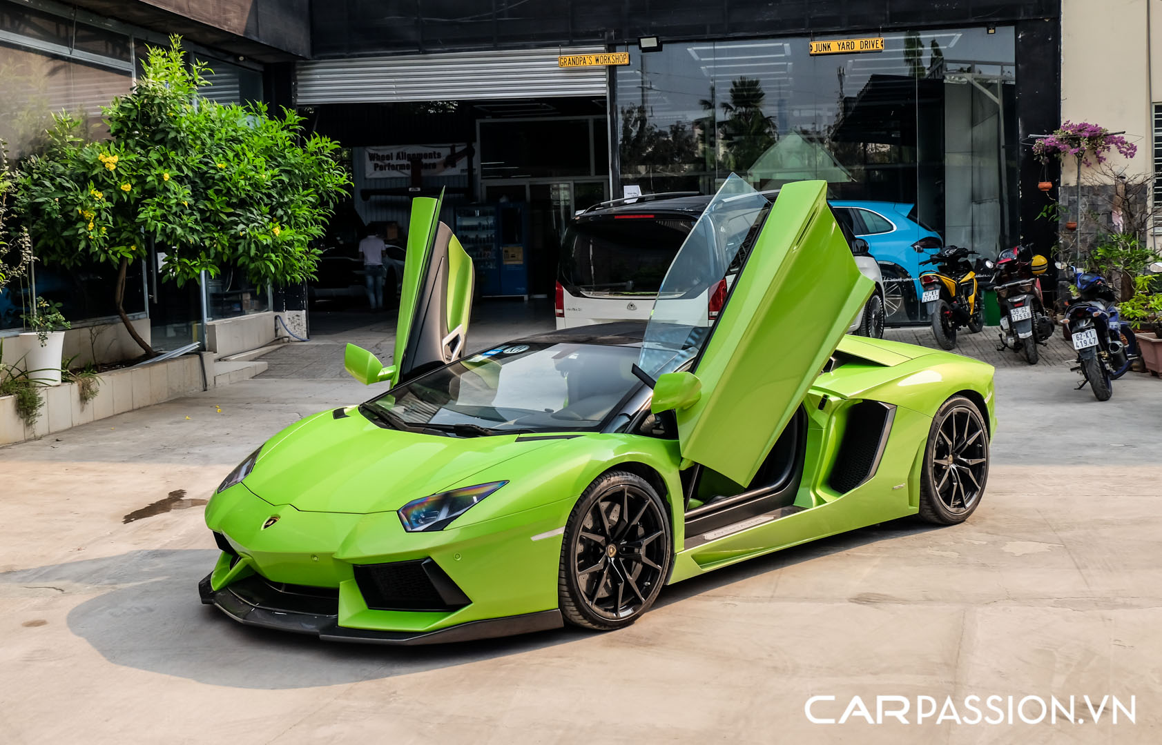 CP-Lamborghini Aventador Roadster LP700-4 (102).jpg