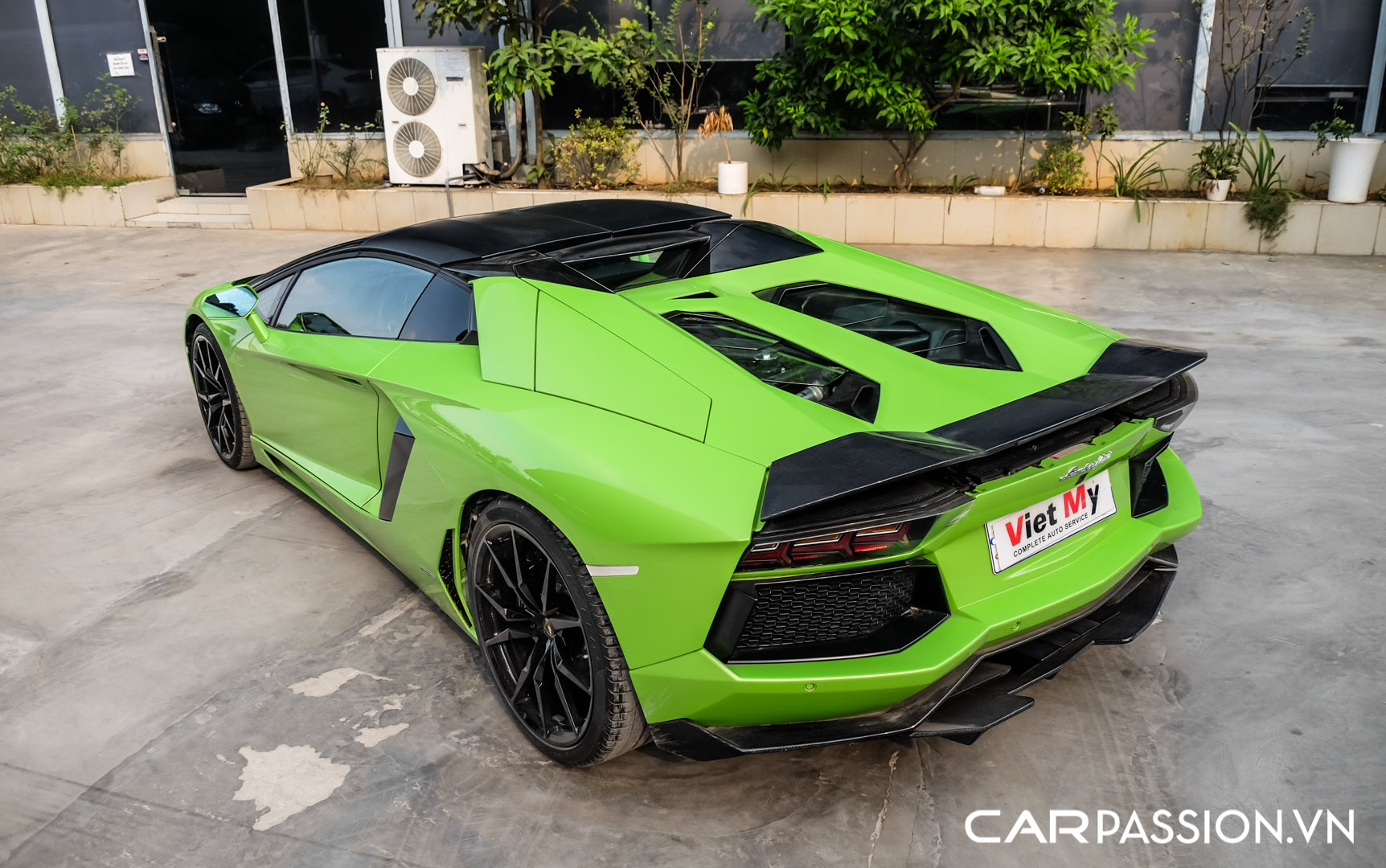 CP-Lamborghini Aventador Roadster LP700-4 (19).jpg