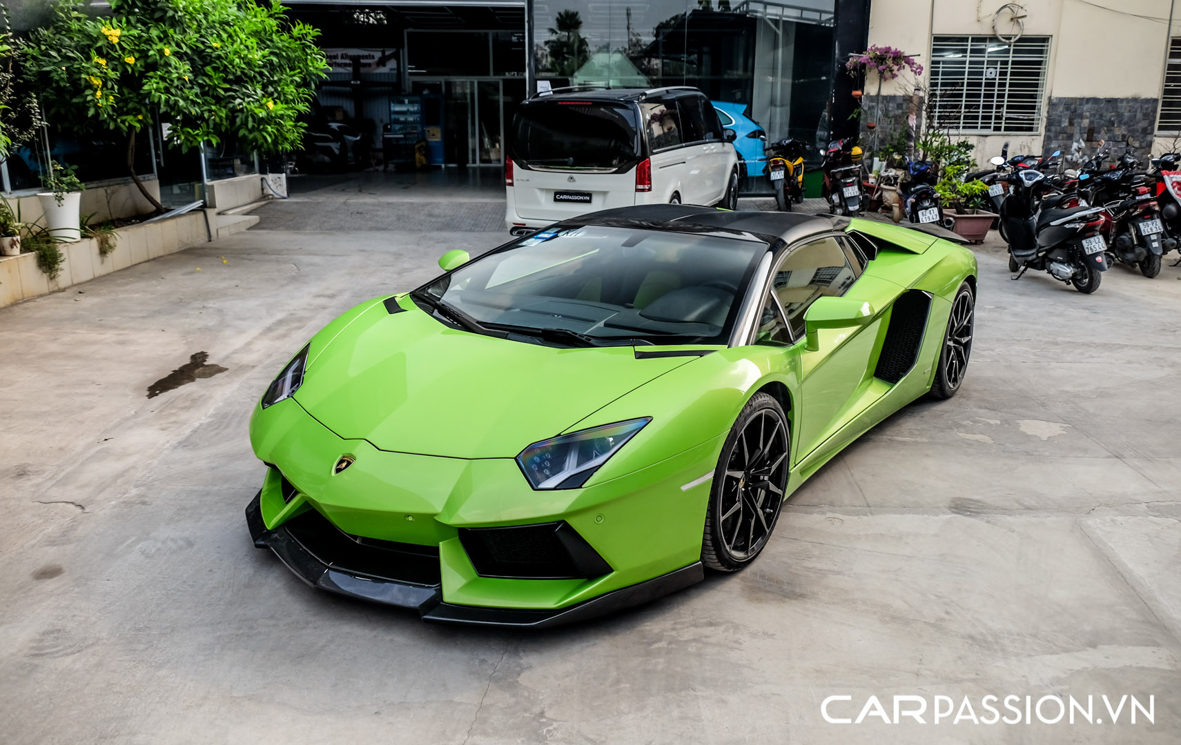 CP-Lamborghini Aventador Roadster LP700-4 (22).jpg