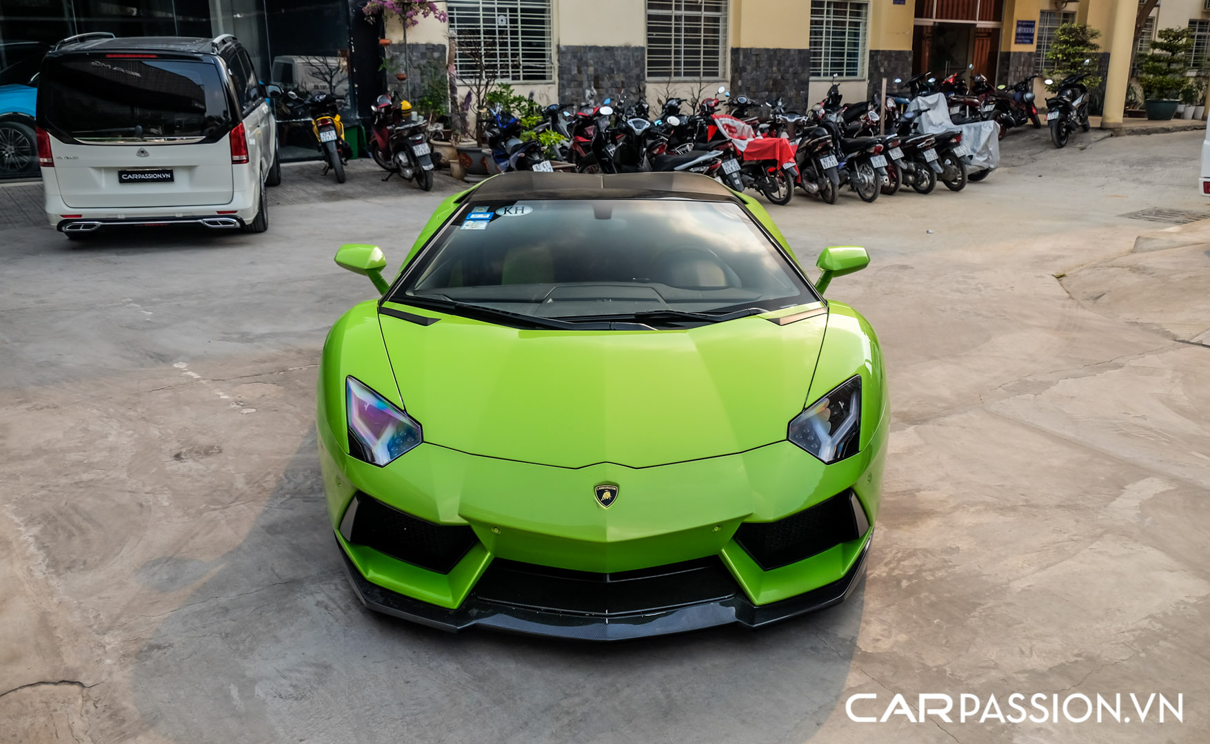 CP-Lamborghini Aventador Roadster LP700-4 (23).jpg