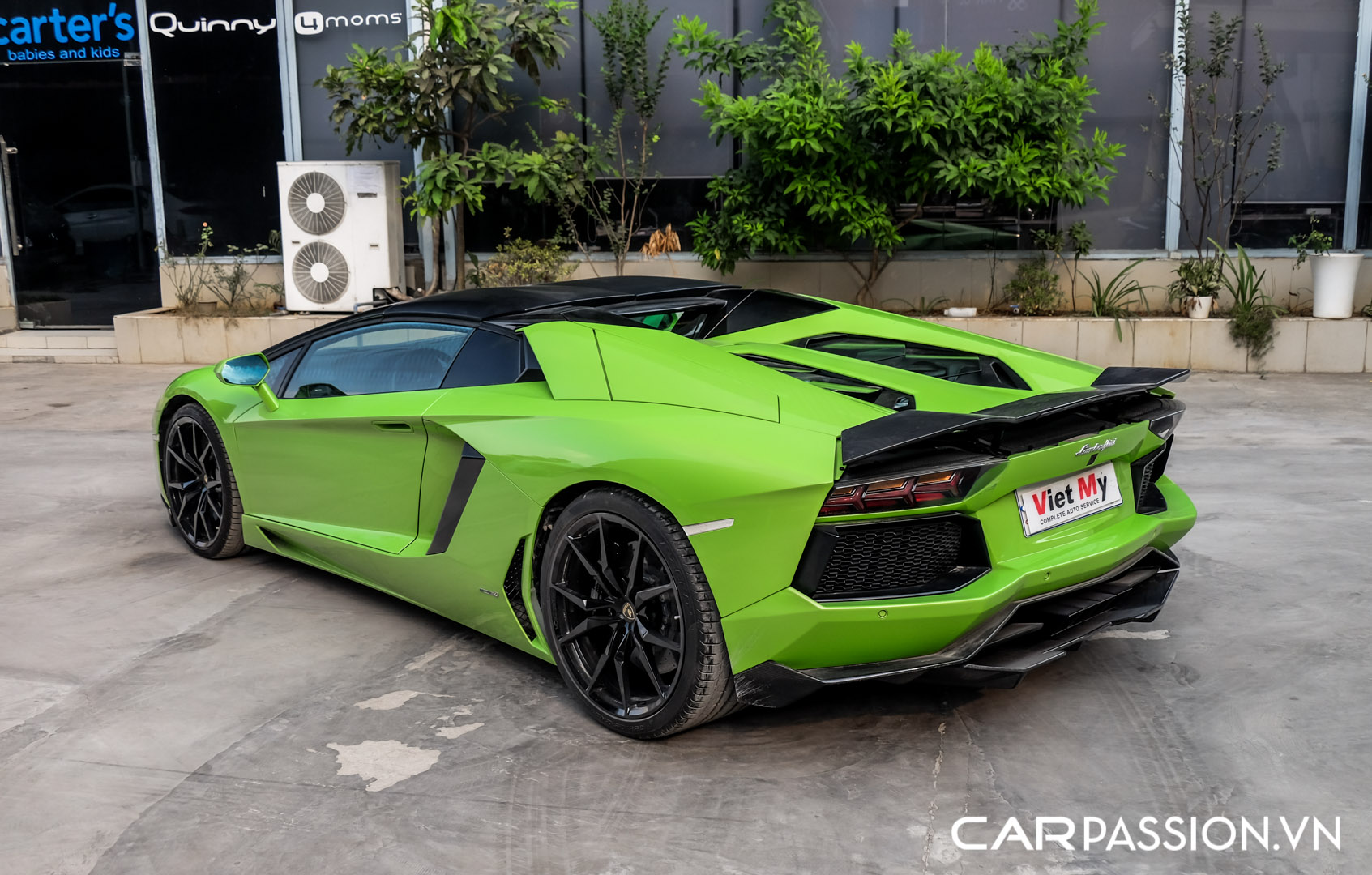 CP-Lamborghini Aventador Roadster LP700-4 (26).jpg