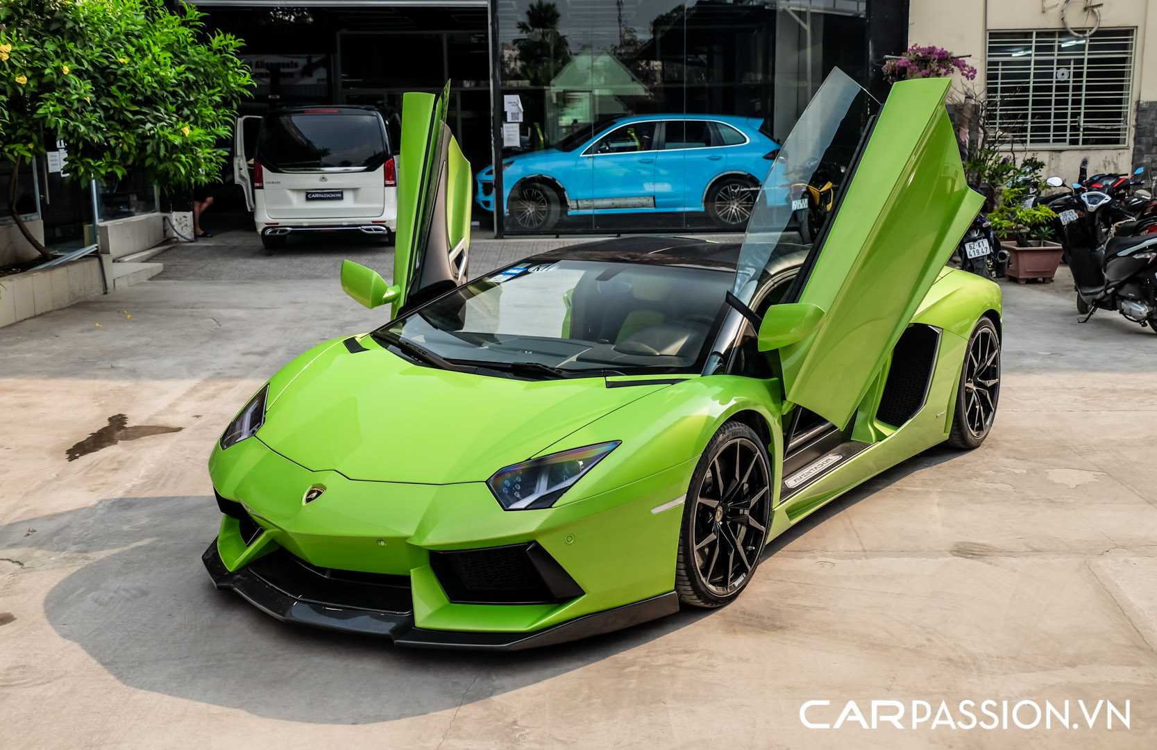 CP-Lamborghini Aventador Roadster LP700-4 (97).jpg