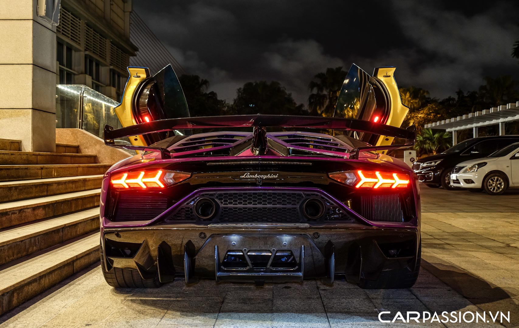 CP-Lamborghini Aventador SVJ bảy sắc cầu vồng2.jpg