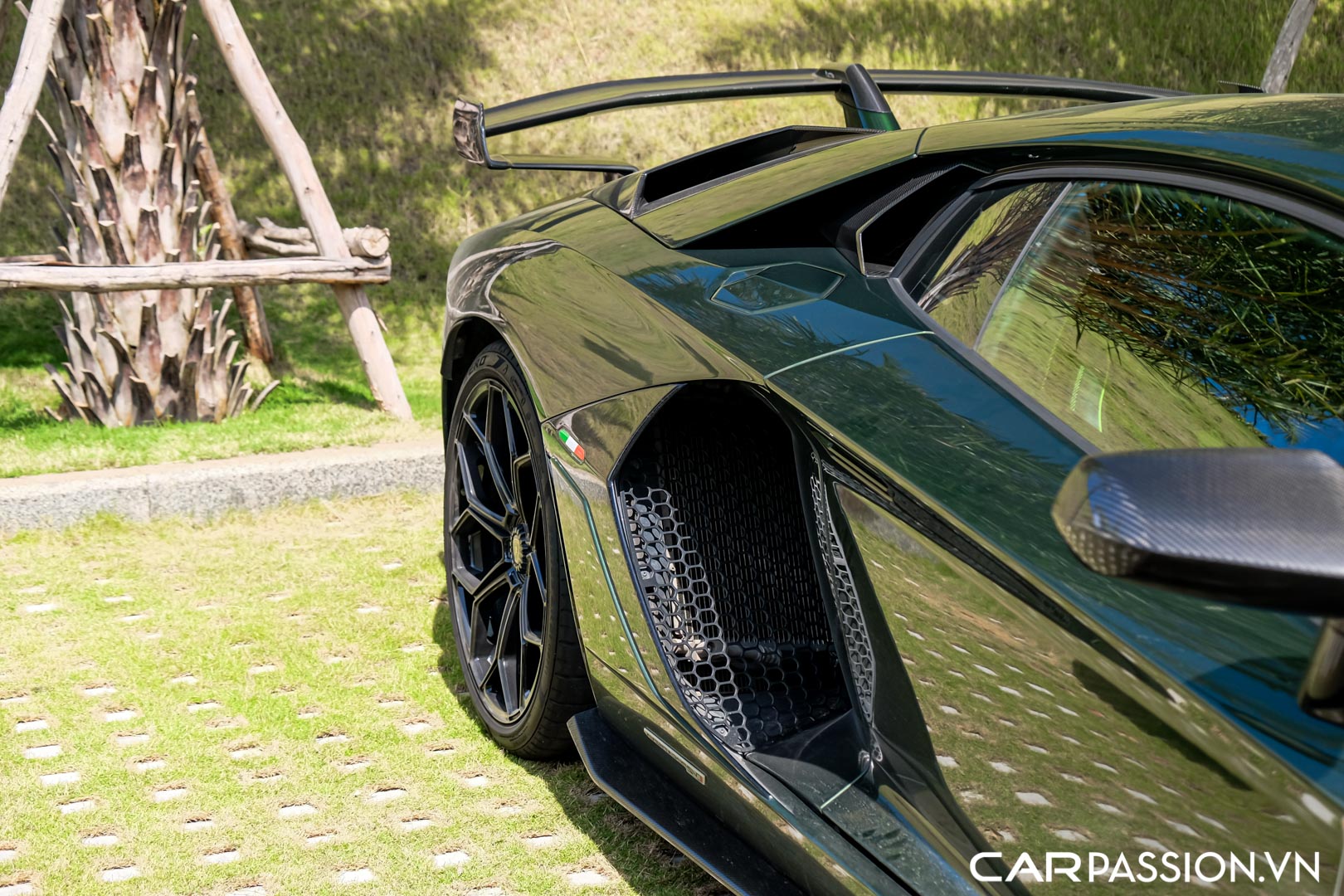 CP-Lamborghini Aventador SVJ Verde Ermes44.jpg