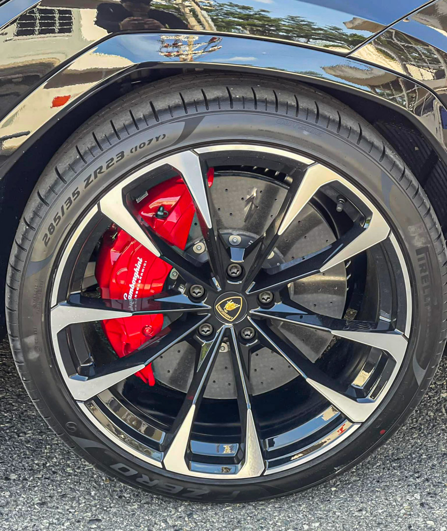 CP-Lamborghini Urus mới về Việt Nam12.jpg