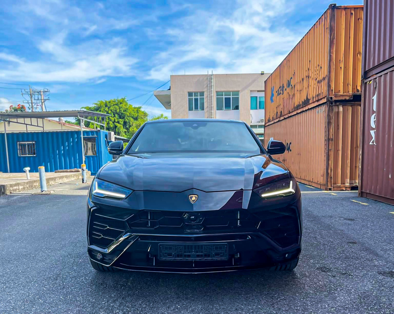 CP-Lamborghini Urus mới về Việt Nam17.jpg