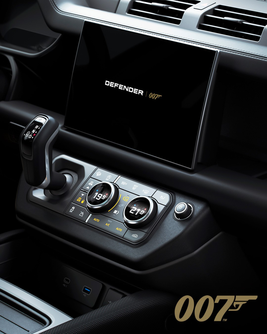 CP-Land Rover Defender V8 Bond Edition (14).jpg