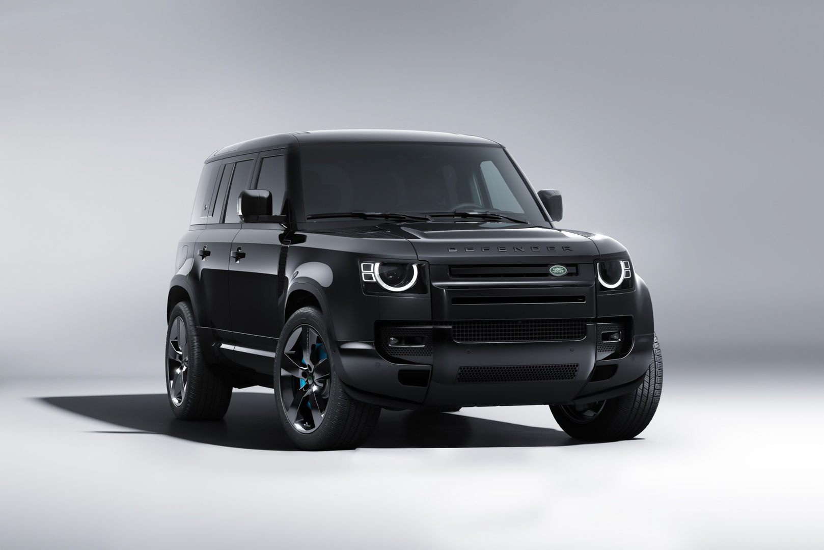 CP-Land Rover Defender V8 Bond Edition (17).jpg