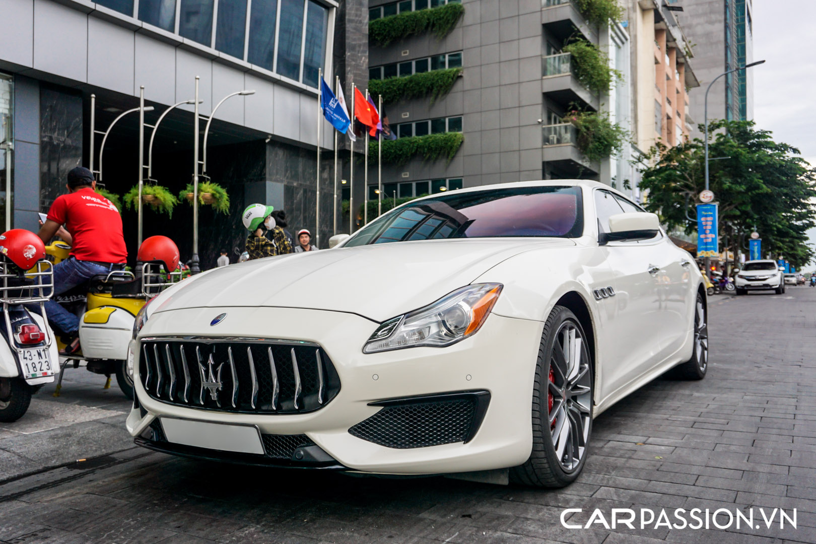 CP-Maserati Quattroporte độ (1).jpg
