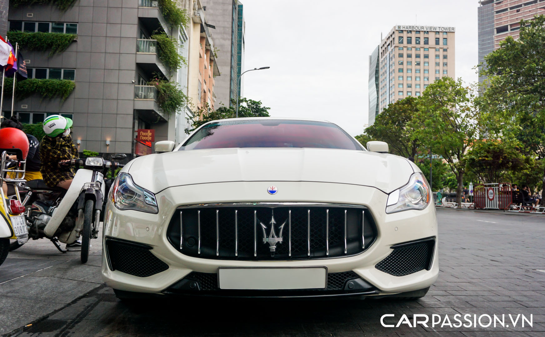 CP-Maserati Quattroporte độ (3).jpg
