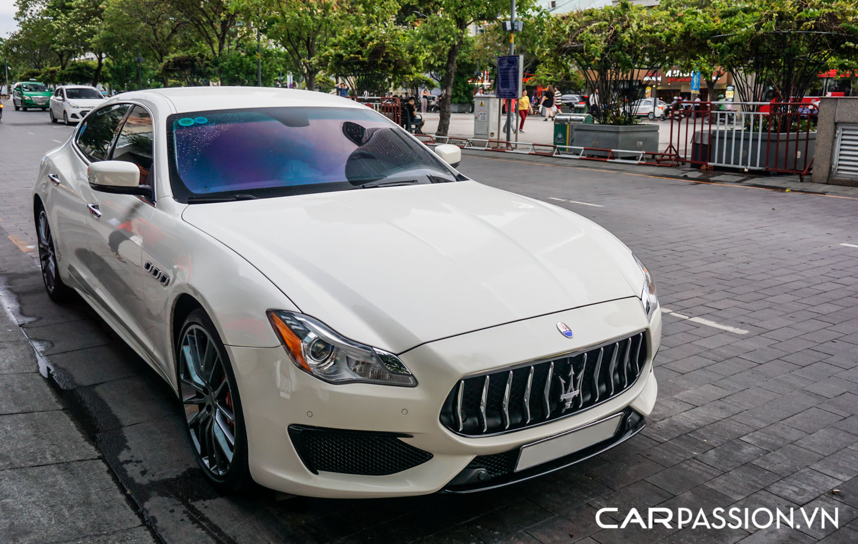 CP-Maserati Quattroporte độ (4).jpg