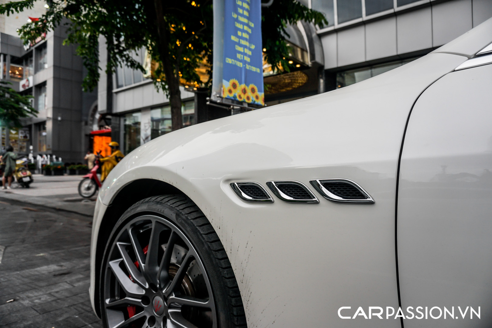 CP-Maserati Quattroporte độ (6).jpg