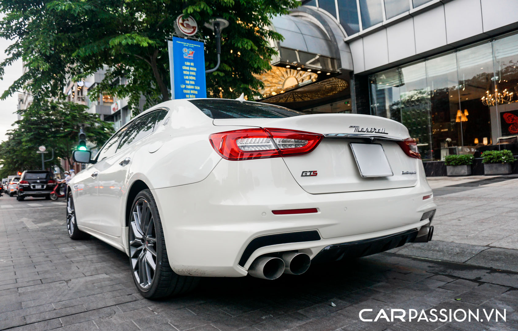 CP-Maserati Quattroporte độ (8).jpg