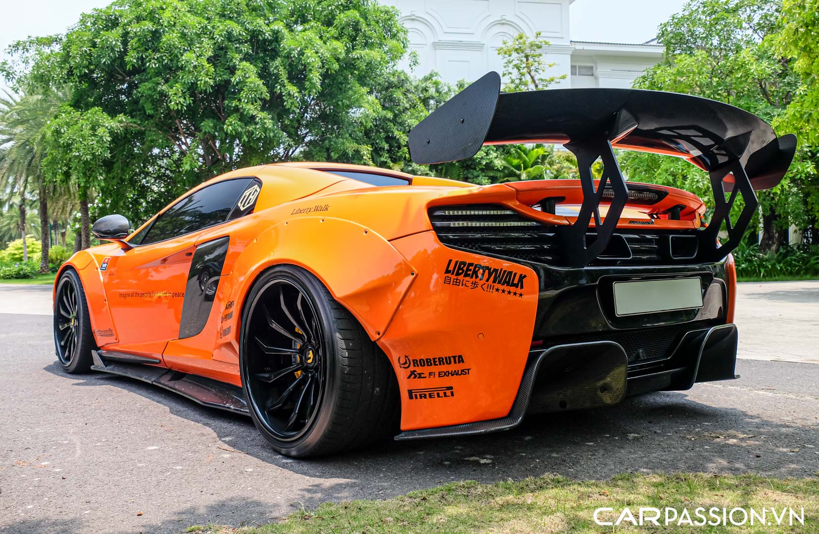 CP-McLaren 650S Spider độ Liberty Walk Performance23.jpg