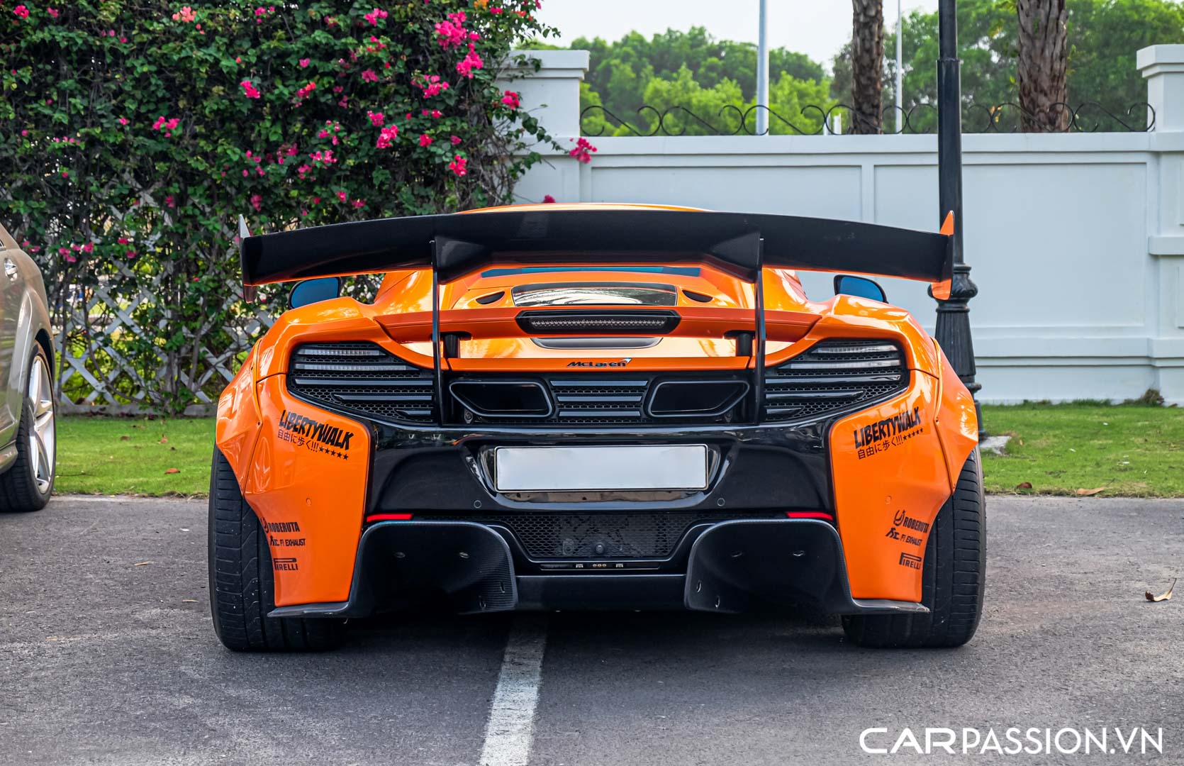 CP-McLaren 650S Spider độ Liberty Walk Performance44.jpg