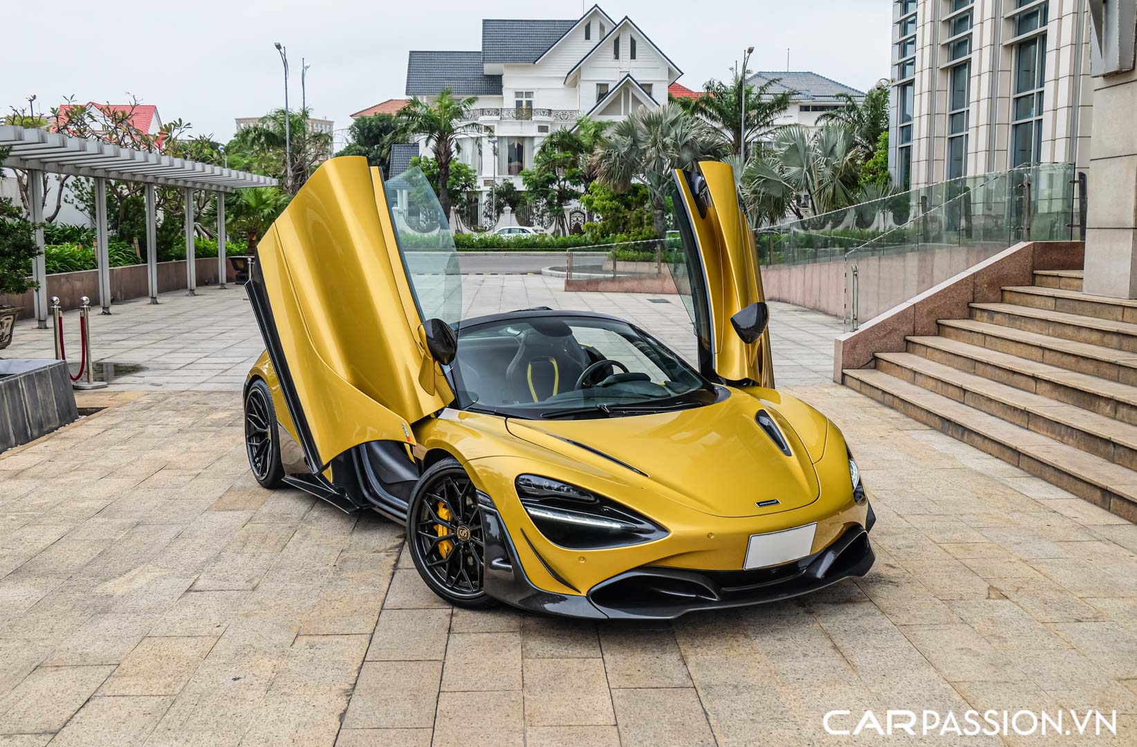 CP-McLaren 720S Spider độ Novitec55.jpg