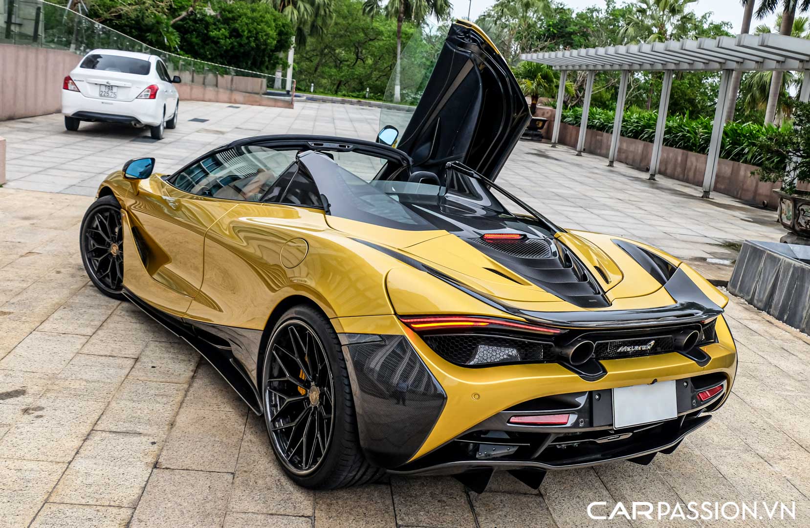 CP-McLaren 720S Spider độ Novitec65.jpg