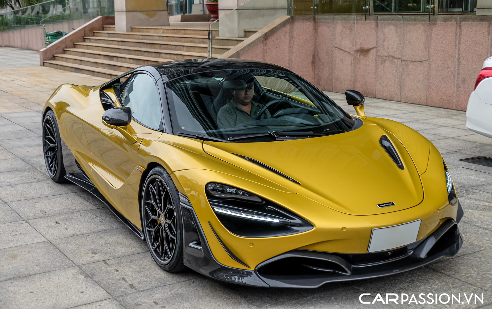 CP-McLaren 720S Spider độ Novitec66.jpg