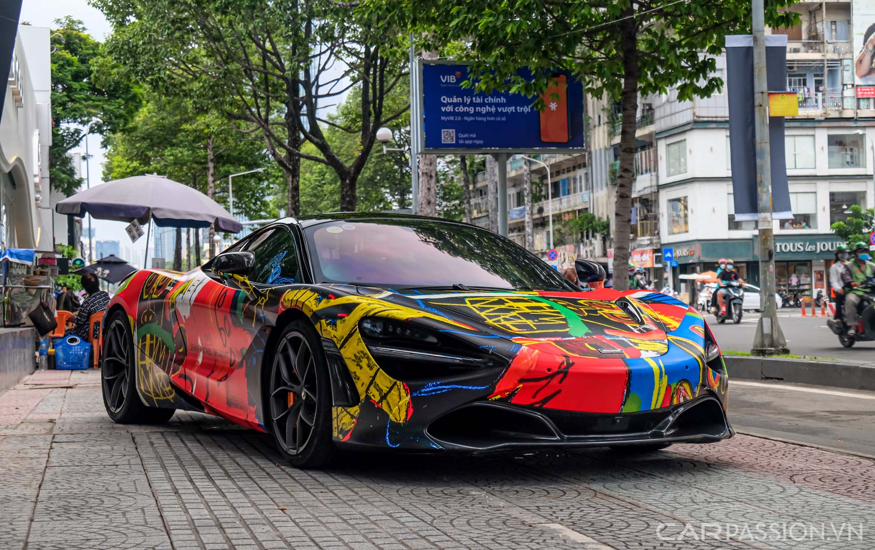 CP-McLaren 720S Spider thay áo mới10.jpg