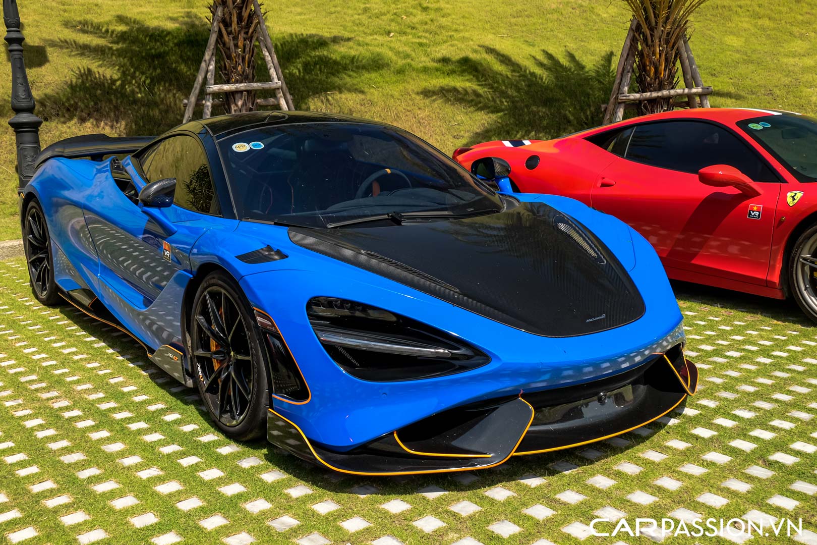 CP-McLaren 765LT Paris Blue44.jpg