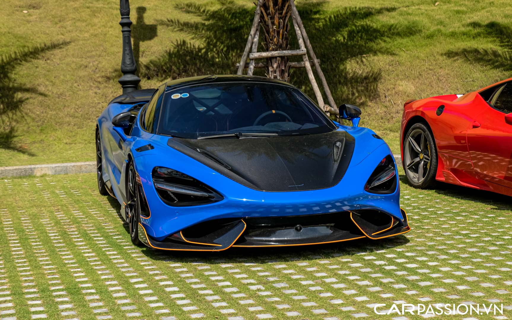 CP-McLaren 765LT Paris Blue45.jpg