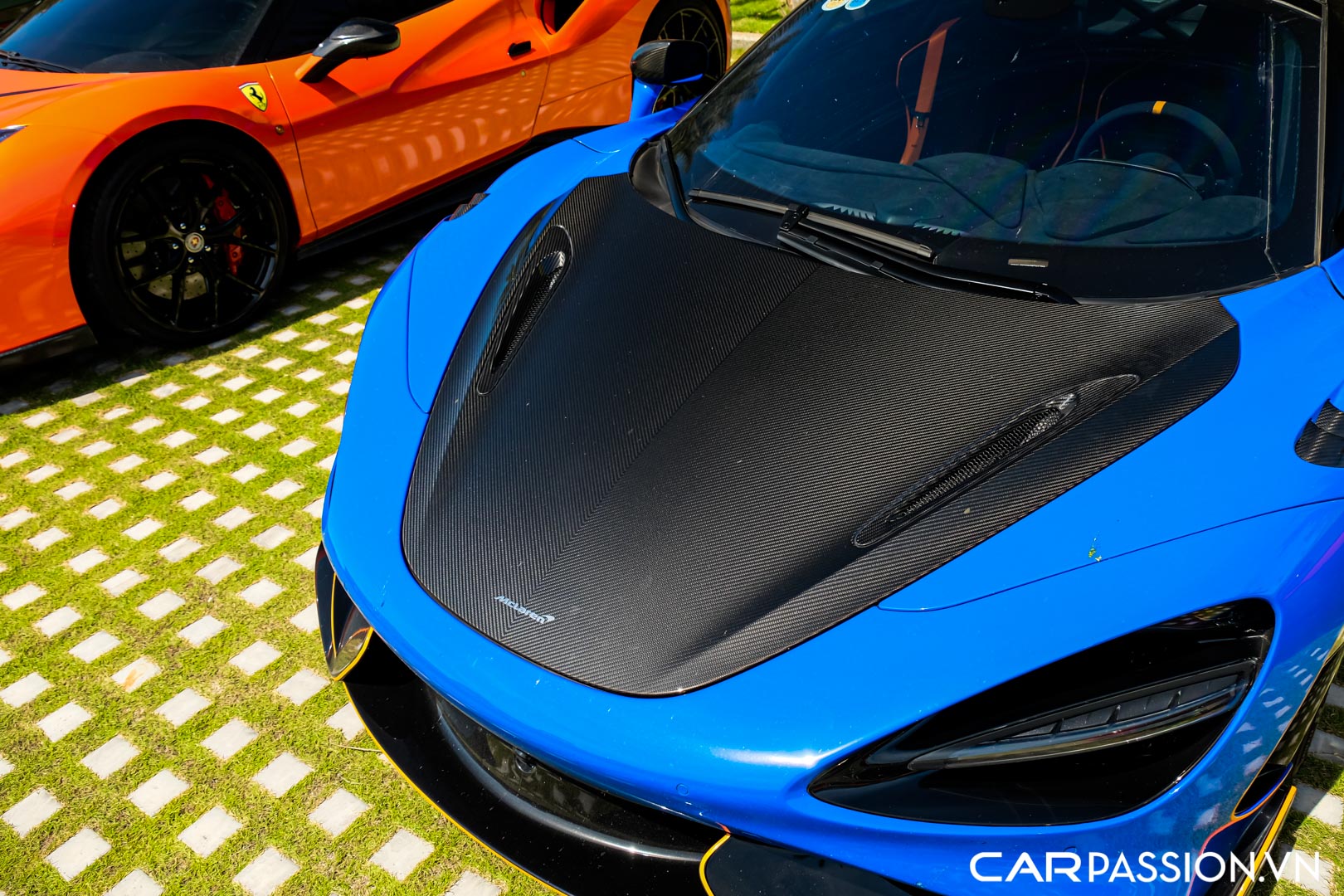 CP-McLaren 765LT Paris Blue8.jpg