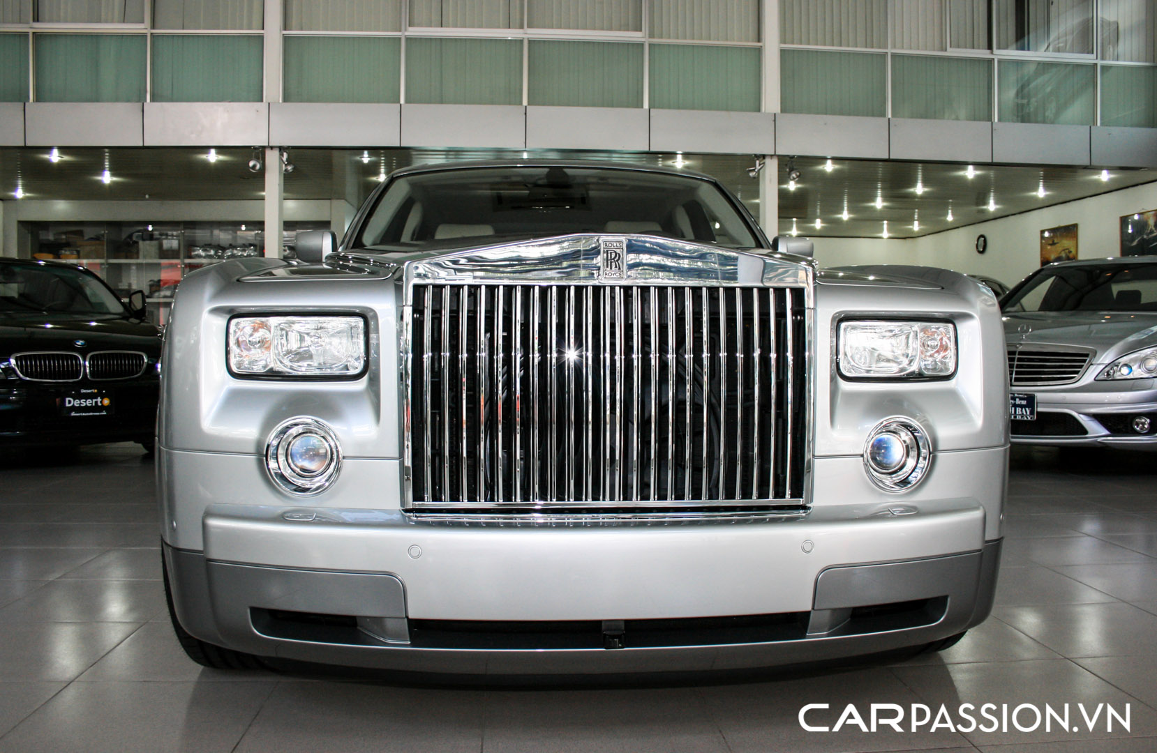 CP-Rolls-Royce Phantom đầu tiên về Việt Nam1.jpg
