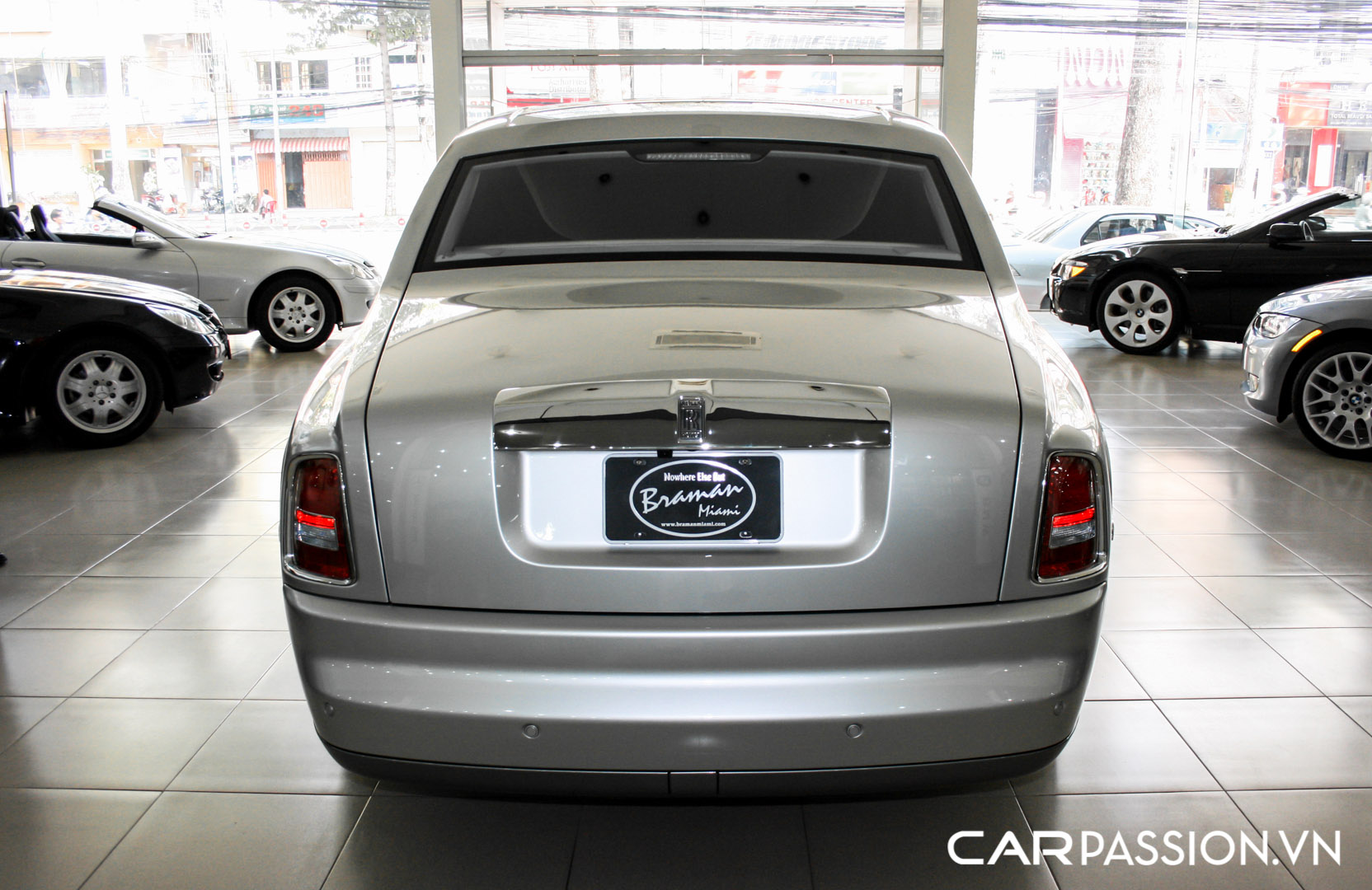 CP-Rolls-Royce Phantom đầu tiên về Việt Nam13.jpg