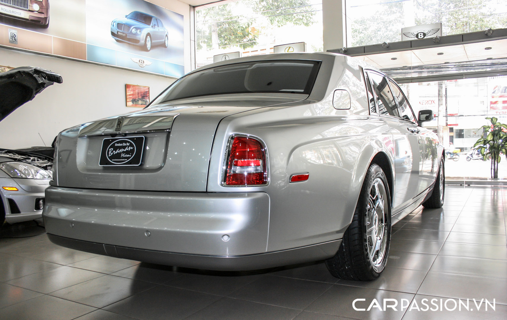 CP-Rolls-Royce Phantom đầu tiên về Việt Nam15.jpg