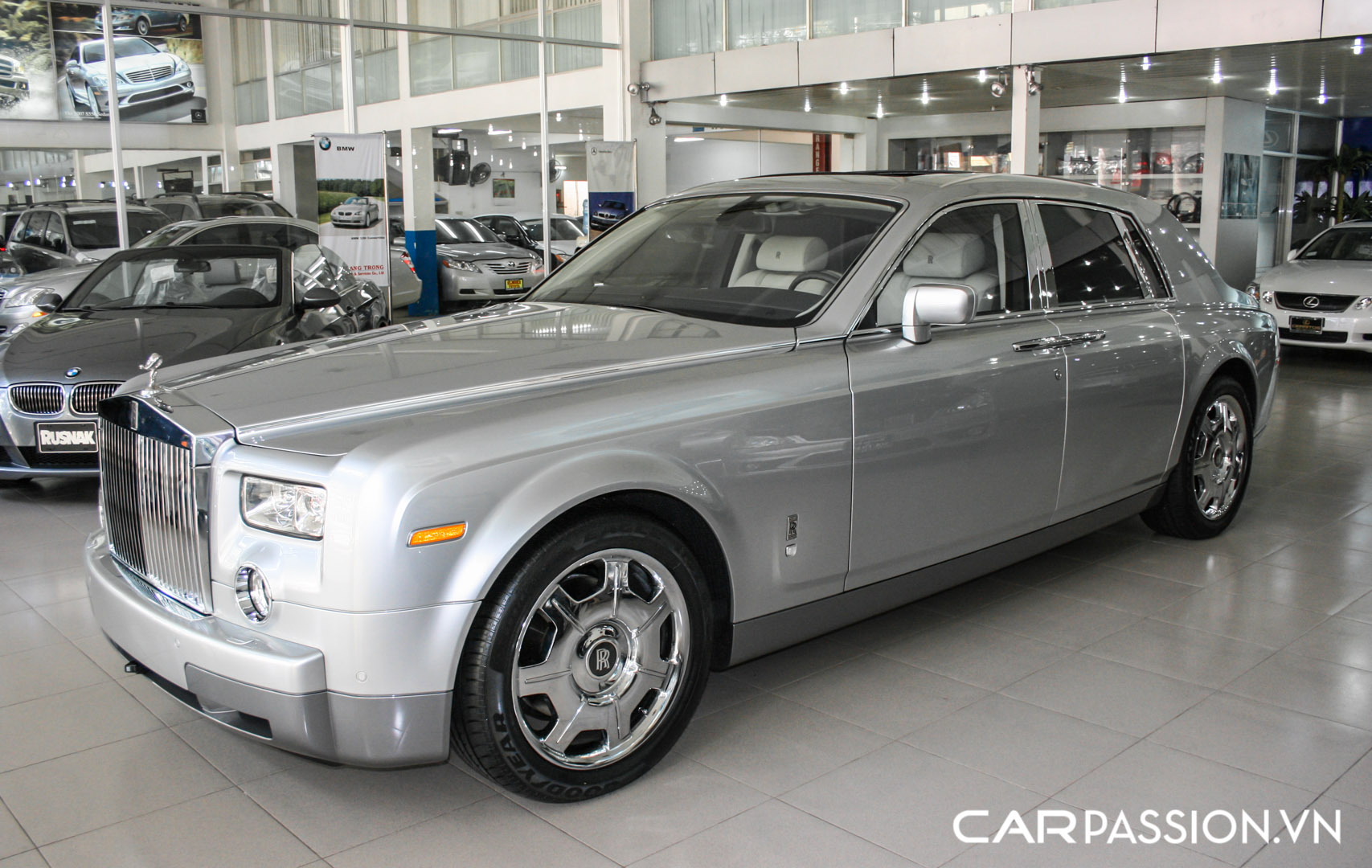 CP-Rolls-Royce Phantom đầu tiên về Việt Nam17.jpg