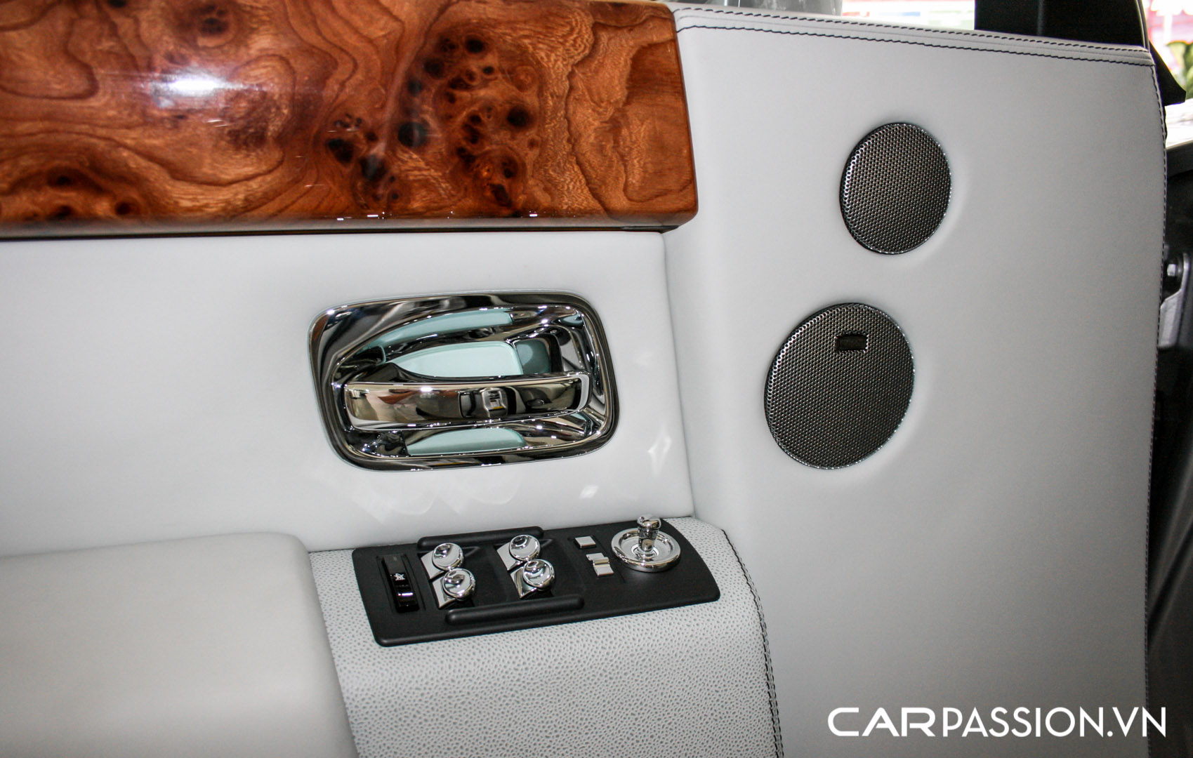 CP-Rolls-Royce Phantom đầu tiên về Việt Nam23.jpg