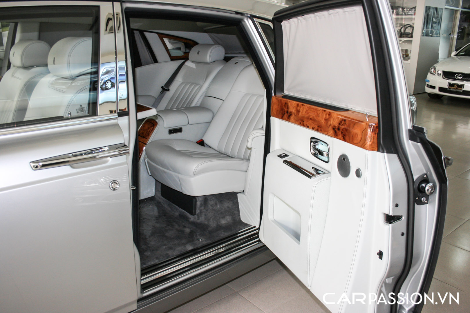 CP-Rolls-Royce Phantom đầu tiên về Việt Nam26.jpg