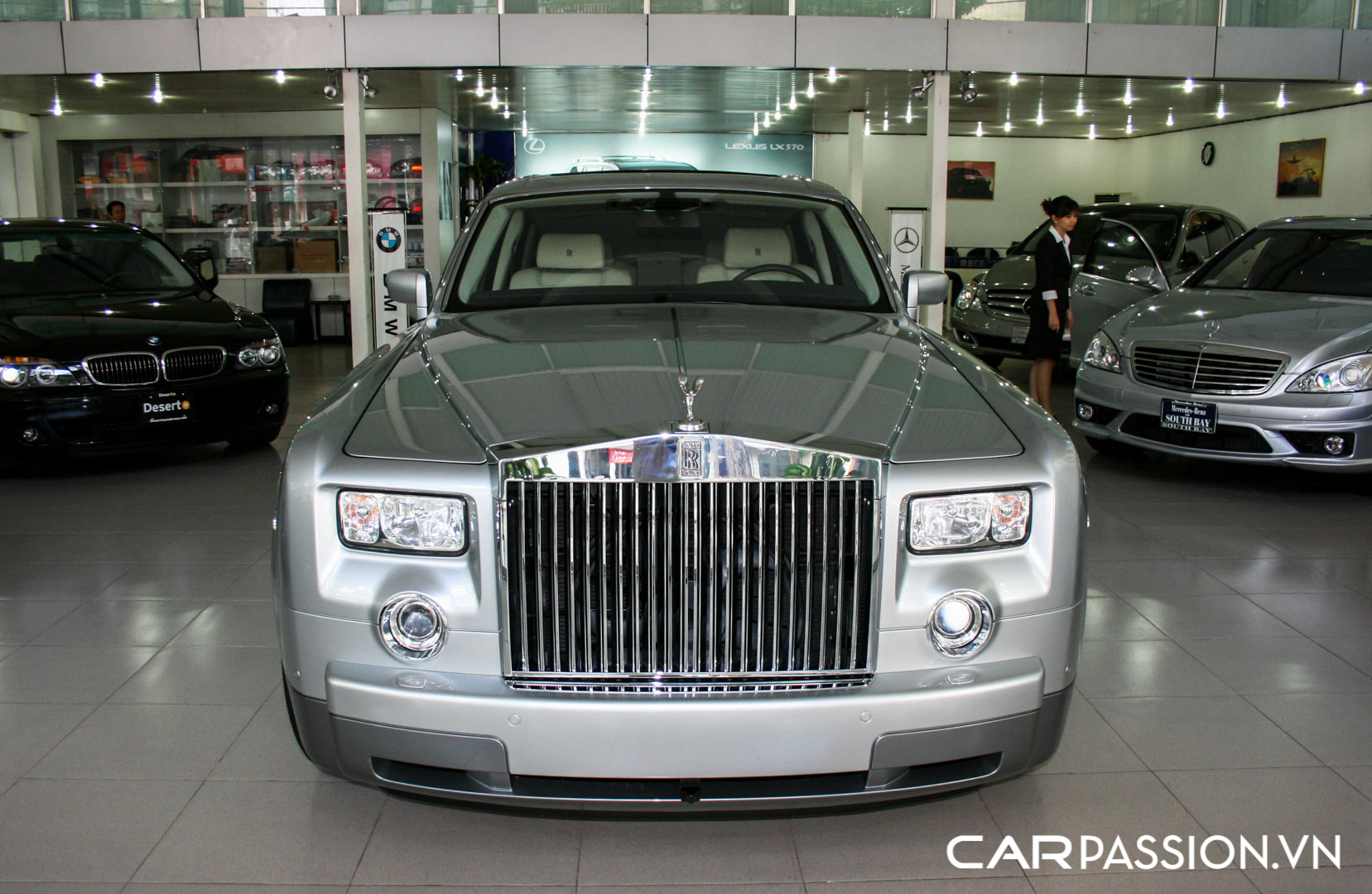 CP-Rolls-Royce Phantom đầu tiên về Việt Nam4.jpg