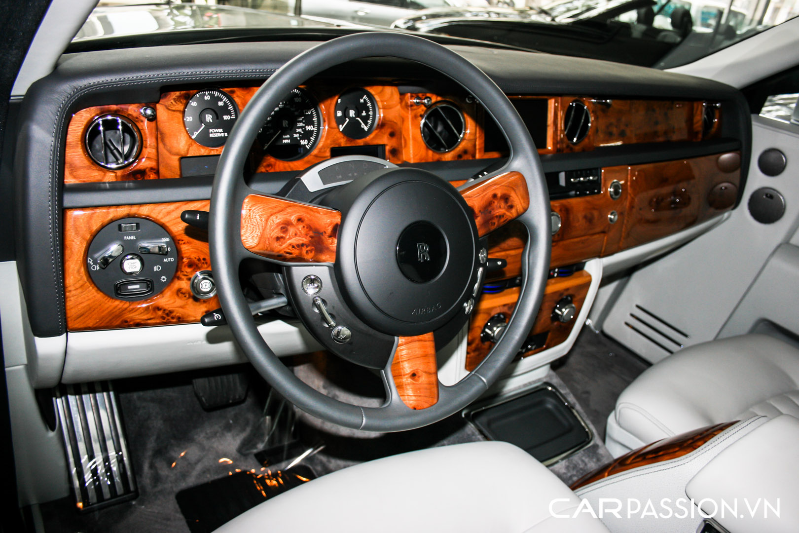 CP-Rolls-Royce Phantom đầu tiên về Việt Nam47.jpg