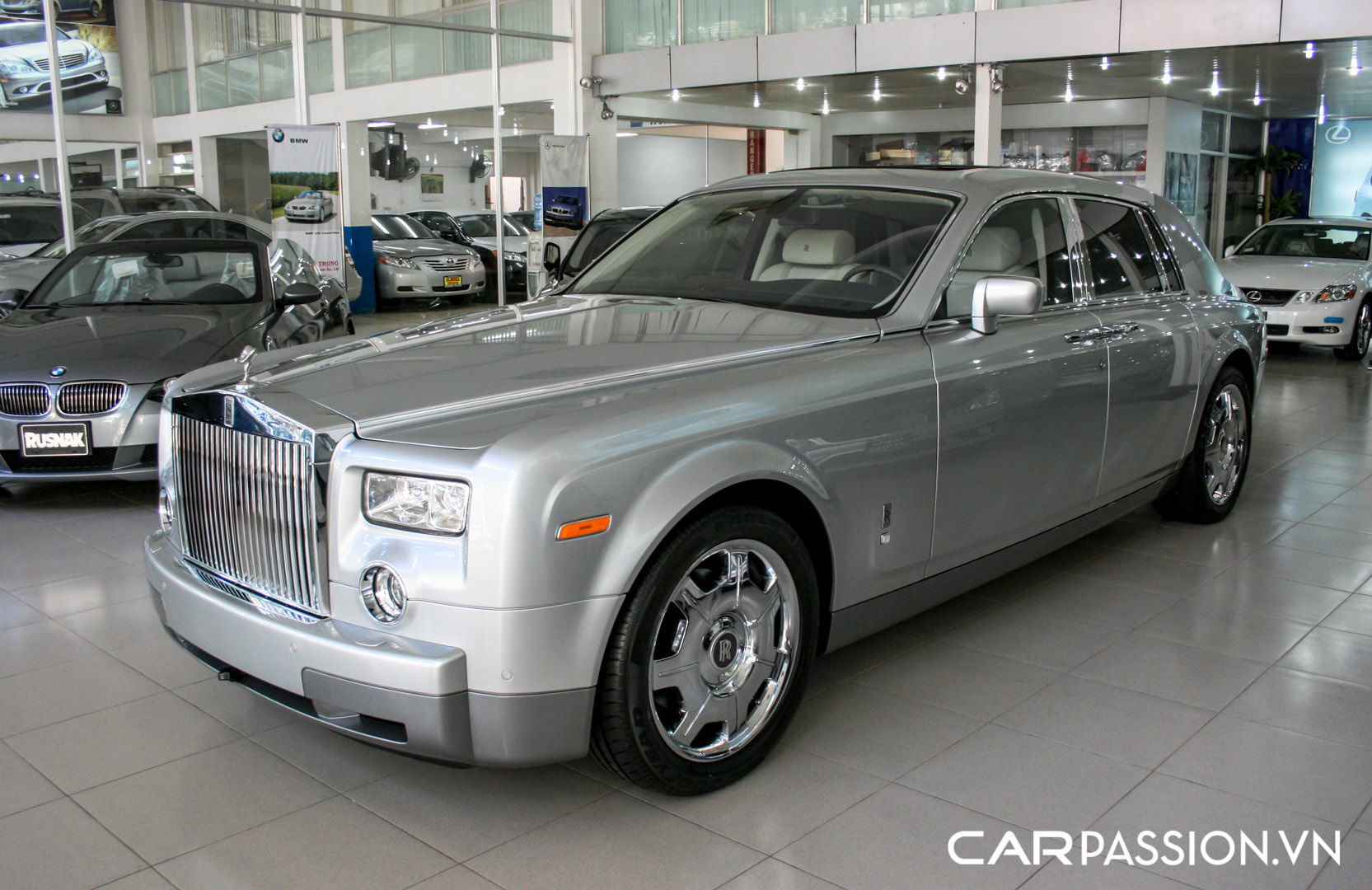 CP-Rolls-Royce Phantom đầu tiên về Việt Nam9.jpg
