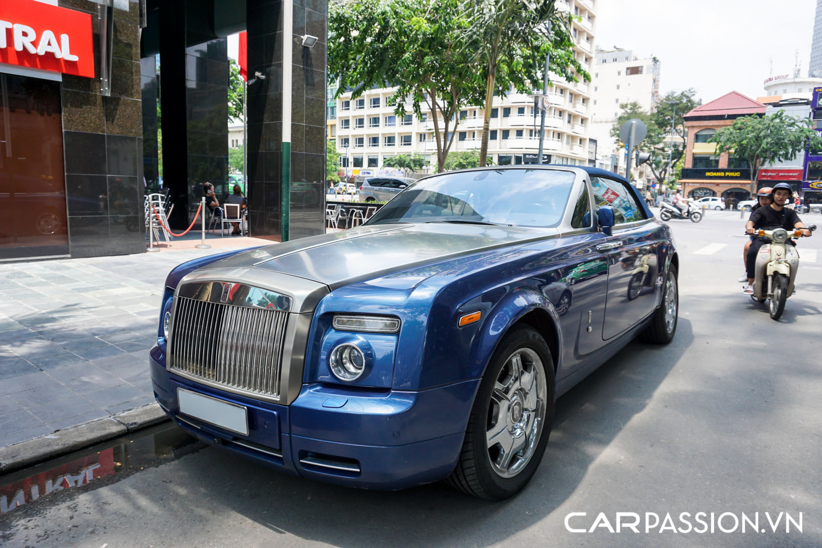 CP-Rolls-Royce Phantom Drophead Coupe xanh (2).jpg
