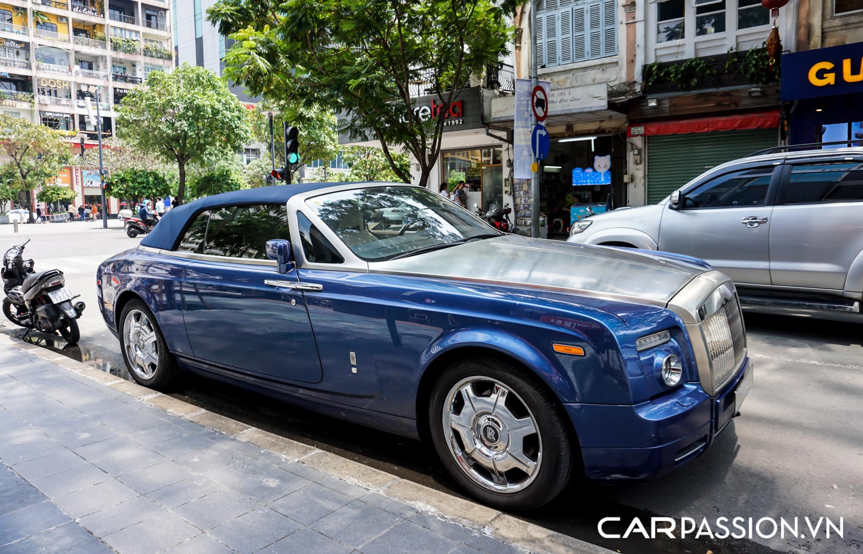 CP-Rolls-Royce Phantom Drophead Coupe xanh (4).jpg