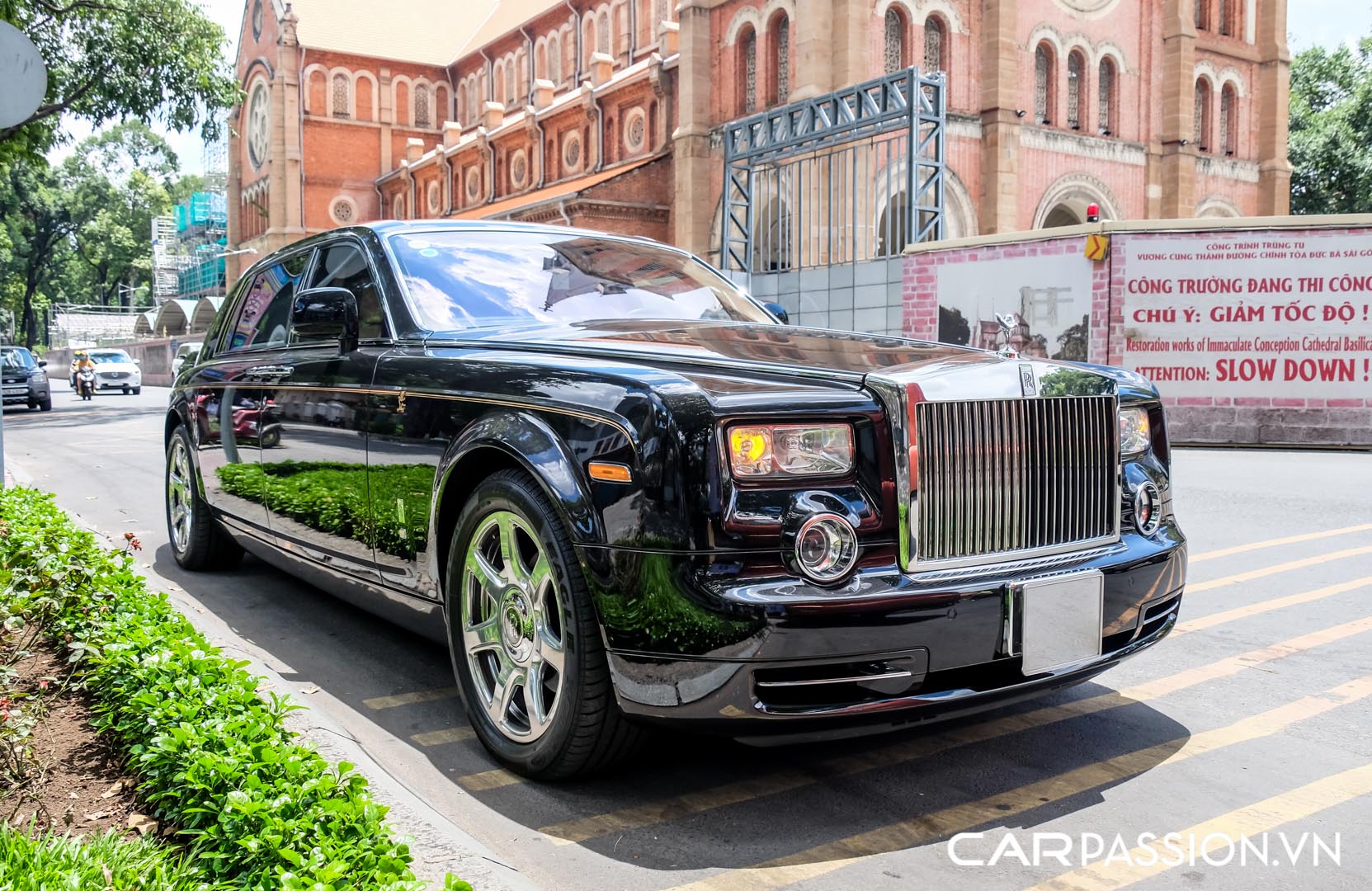 CP-Rolls-Royce Phantom Year of Dragon (12).jpg